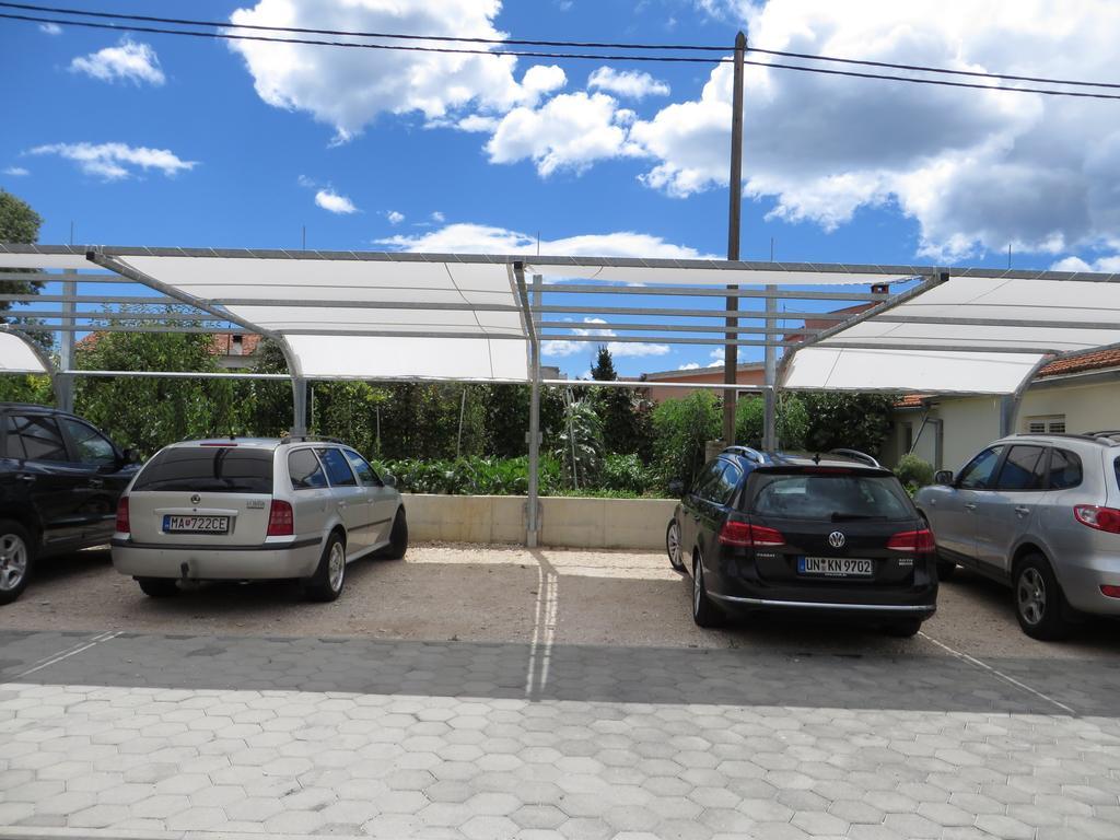 Apartments Tonka Pakoštane Exterior foto